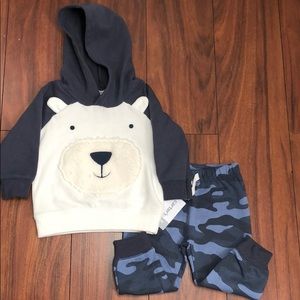 🏷 (SALE!) Carter’s 2 Piece Bear Hoodie and Pants Outfit Set (NWT) (12 Months)